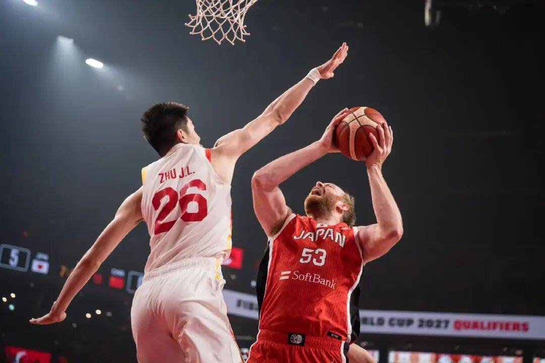 中国男篮逆转日本!上半场想骂人!下半场都道歉了!