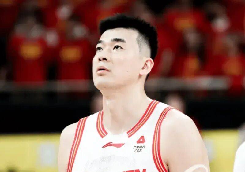 2-0！浙江广厦夺赛点，李慕豪伤退，小孩哥伤停，贺希宁独木难支，深圳恐将被淘汰！